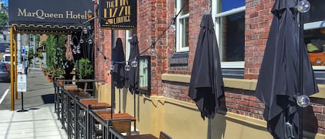 Souper servi sur place, restaurant en plein air