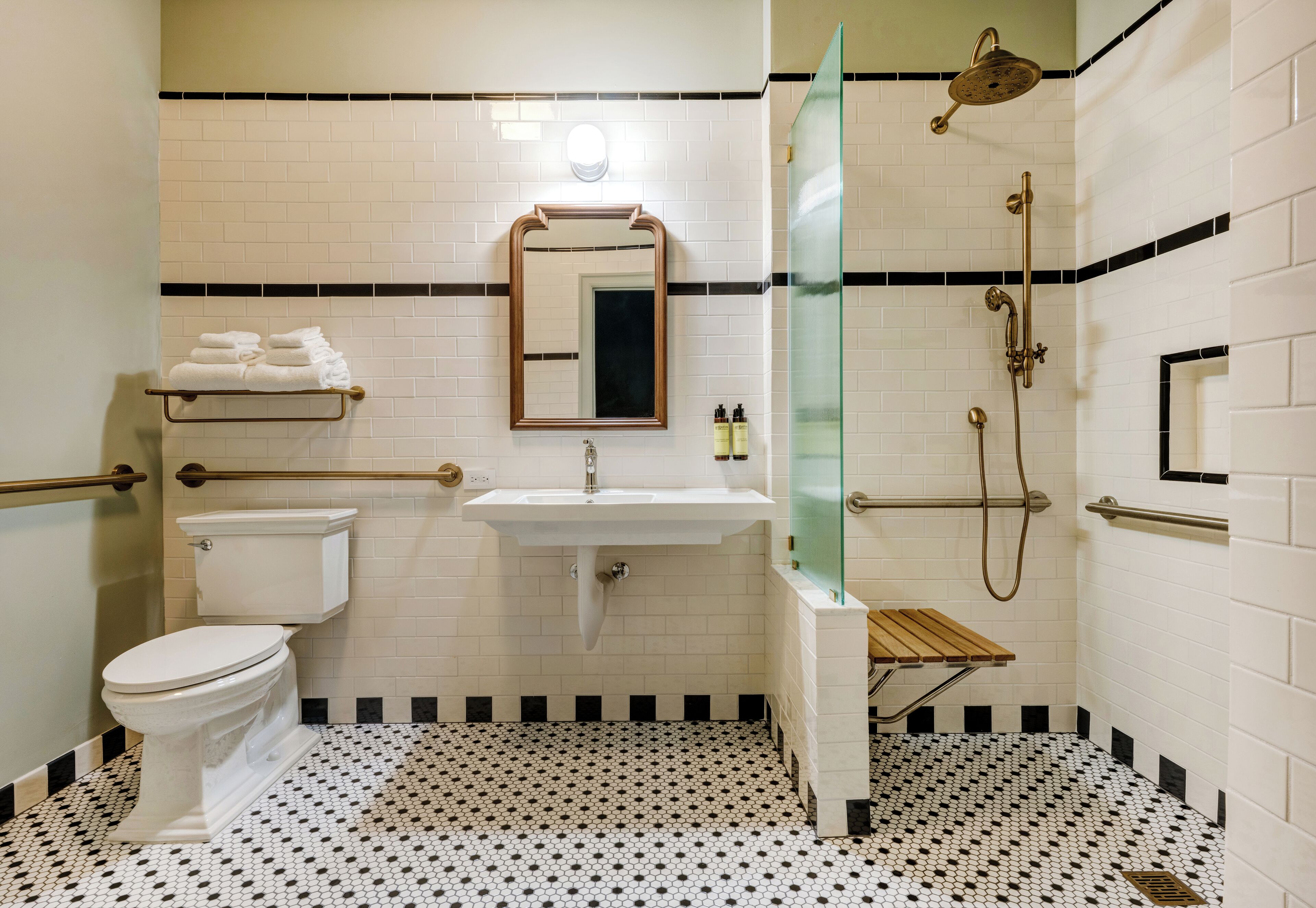 Photo - MarQueen Hotel - NEWLY RENOVATED