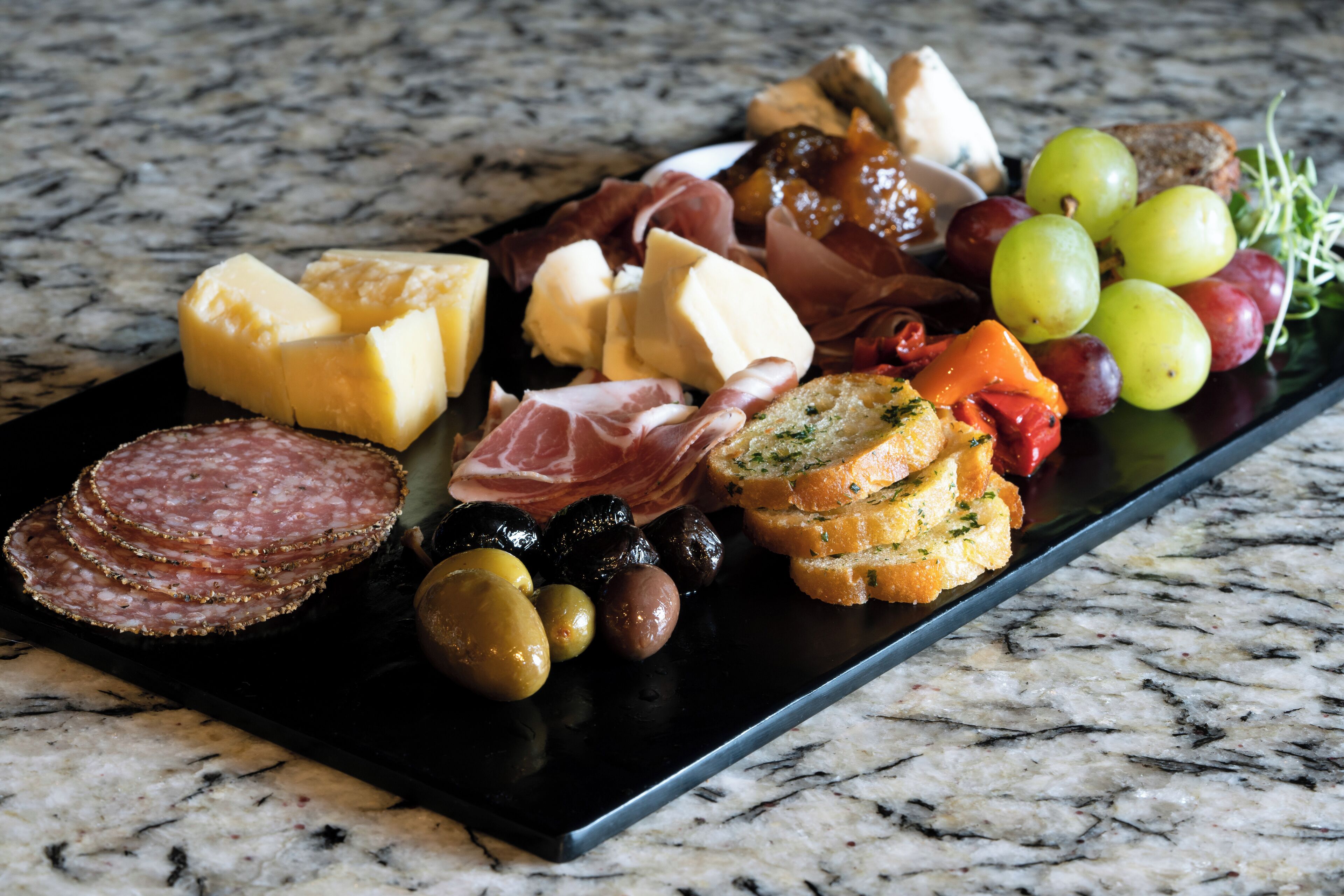 al fresco dining, serves dinner and happy hour