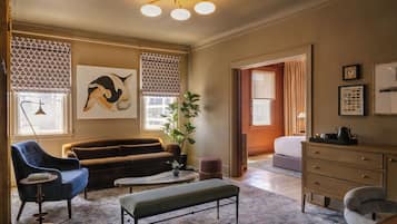 Suite, 1 King Bed (Queen Anne) | 1 bedroom, pillowtop beds, blackout drapes, iron/ironing board