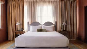 Suite, 1 King Bed (Queen Anne) | 1 bedroom, pillowtop beds, in-room safe, blackout drapes