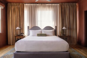 Suite, 1 cama King size (Queen Anne) | 1 habitación, camas con pillow-top y cortinas blackout 
