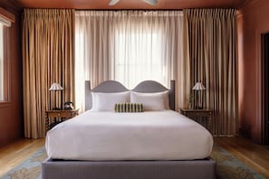 Suite, 1 cama King size (Queen Anne) | 1 habitación, camas con pillow-top y cortinas blackout