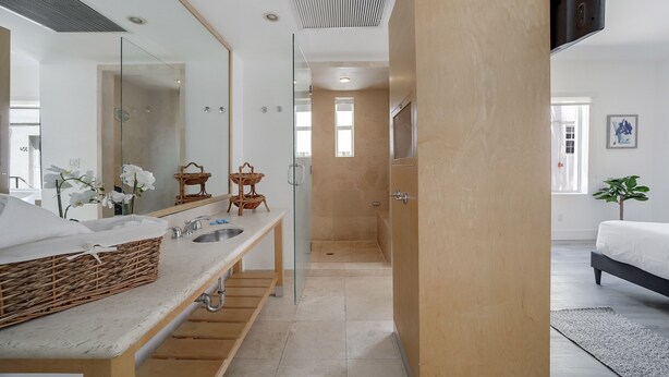 Superior Room, 1 King Bed, Private Bathroom (Self check-in) | Living area - St Augustine Hotel By At Mine Hospitality (Miami Beach)