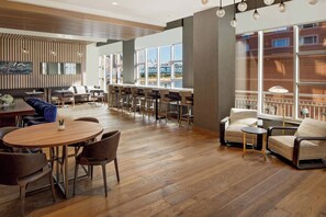 Daily continental breakfast (USD 19.95 per person)