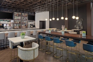 Bar (on property) - Cincinnati Marriott at RiverCenter (Covington)