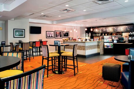 Courtyard by Marriott Myrtle Beach Barefoot Landing - Image 10