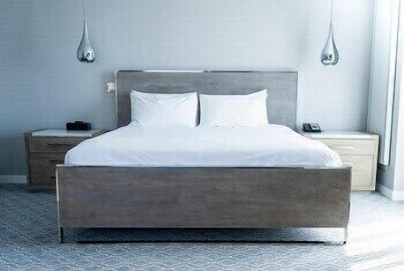 Premium bedding, in-room safe, desk, laptop workspace