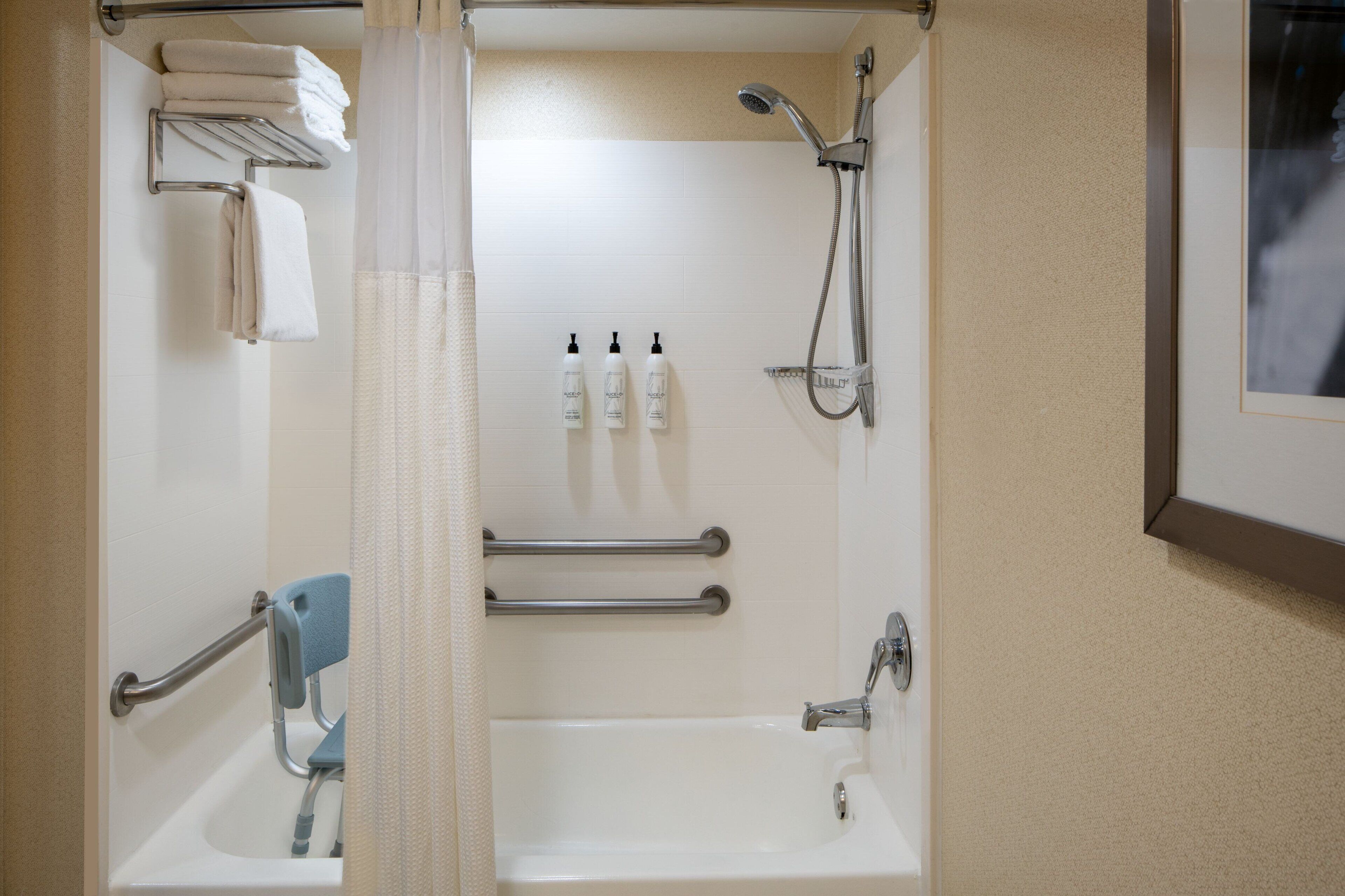 combined shower/bathtub, free toiletries, hair dryer, towels