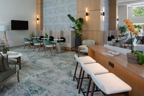 Lobby lounge