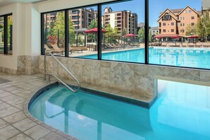 Outdoor pool, a heated pool - Marriott's Mountain Valley Lodge at Breckenridge (Breckenridge)