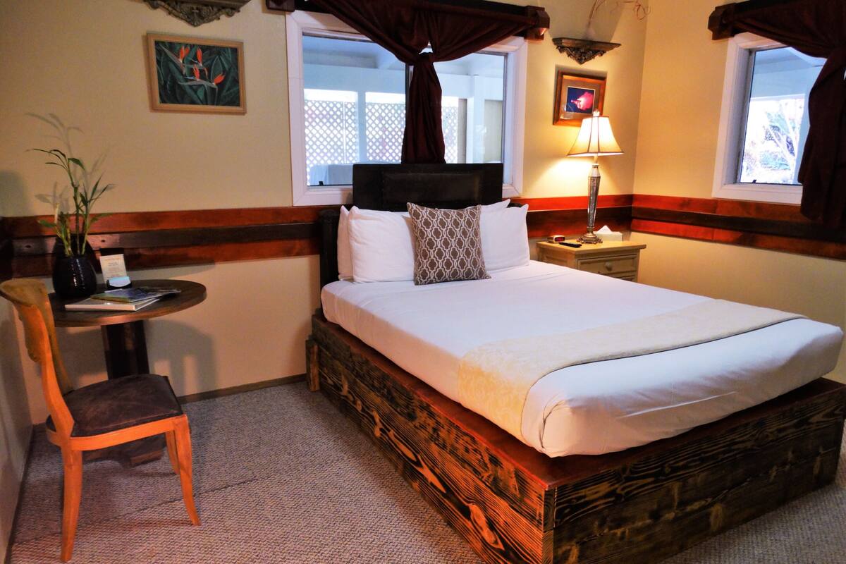 standard room, 1 queen bed, garden view (lokahi lodge) | 1 bedroom, premium bedding, individually decorated
