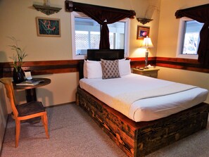 Habitación estándar, 1 cama de matrimonio, vistas al jardín (Lokahi Lodge) | 1 dormitorio, ropa de cama de alta calidad, decoración individual