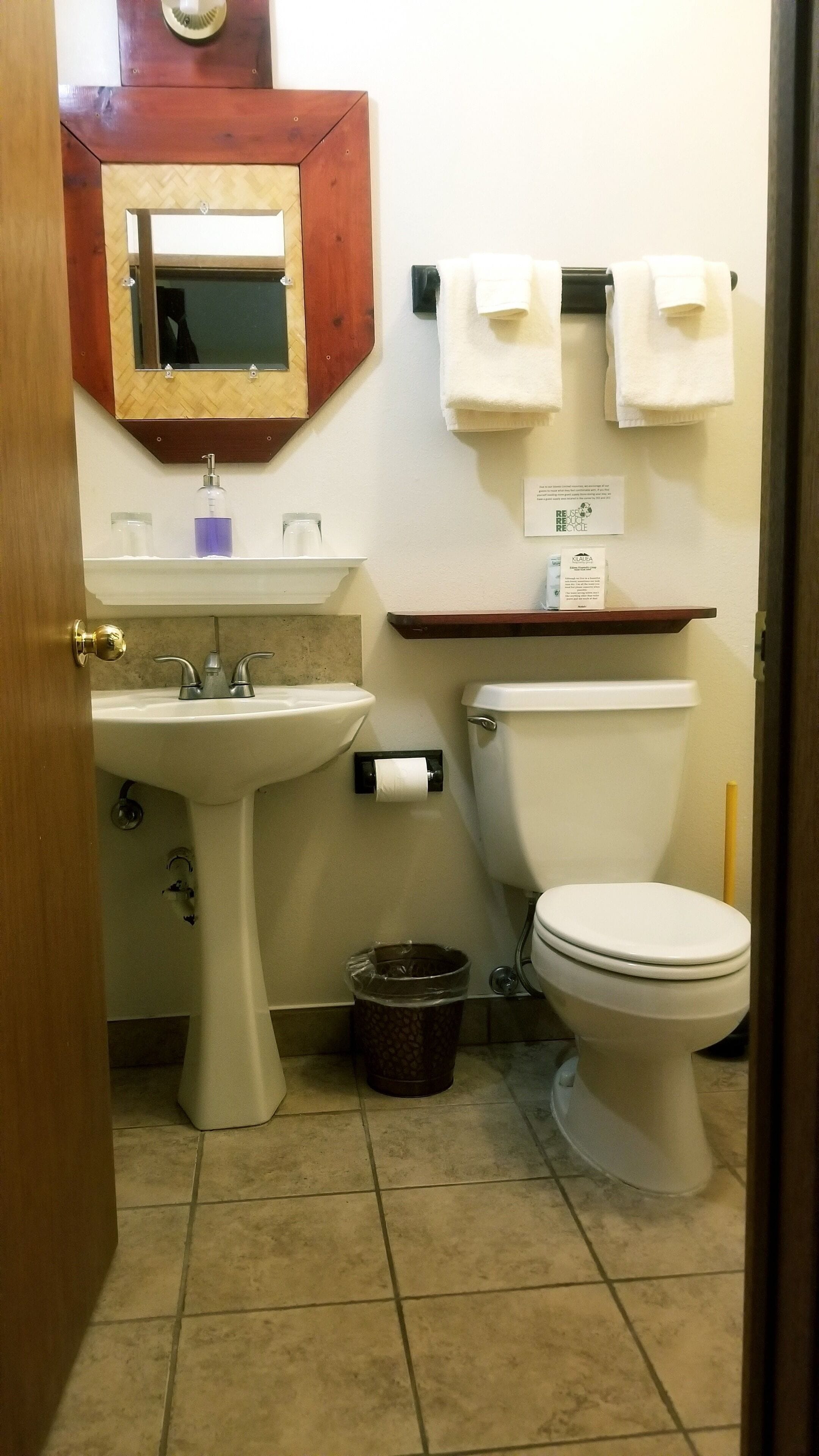 standard room, 1 queen bed, garden view (lokahi lodge) | bathroom | shower, hair dryer, towels, soap