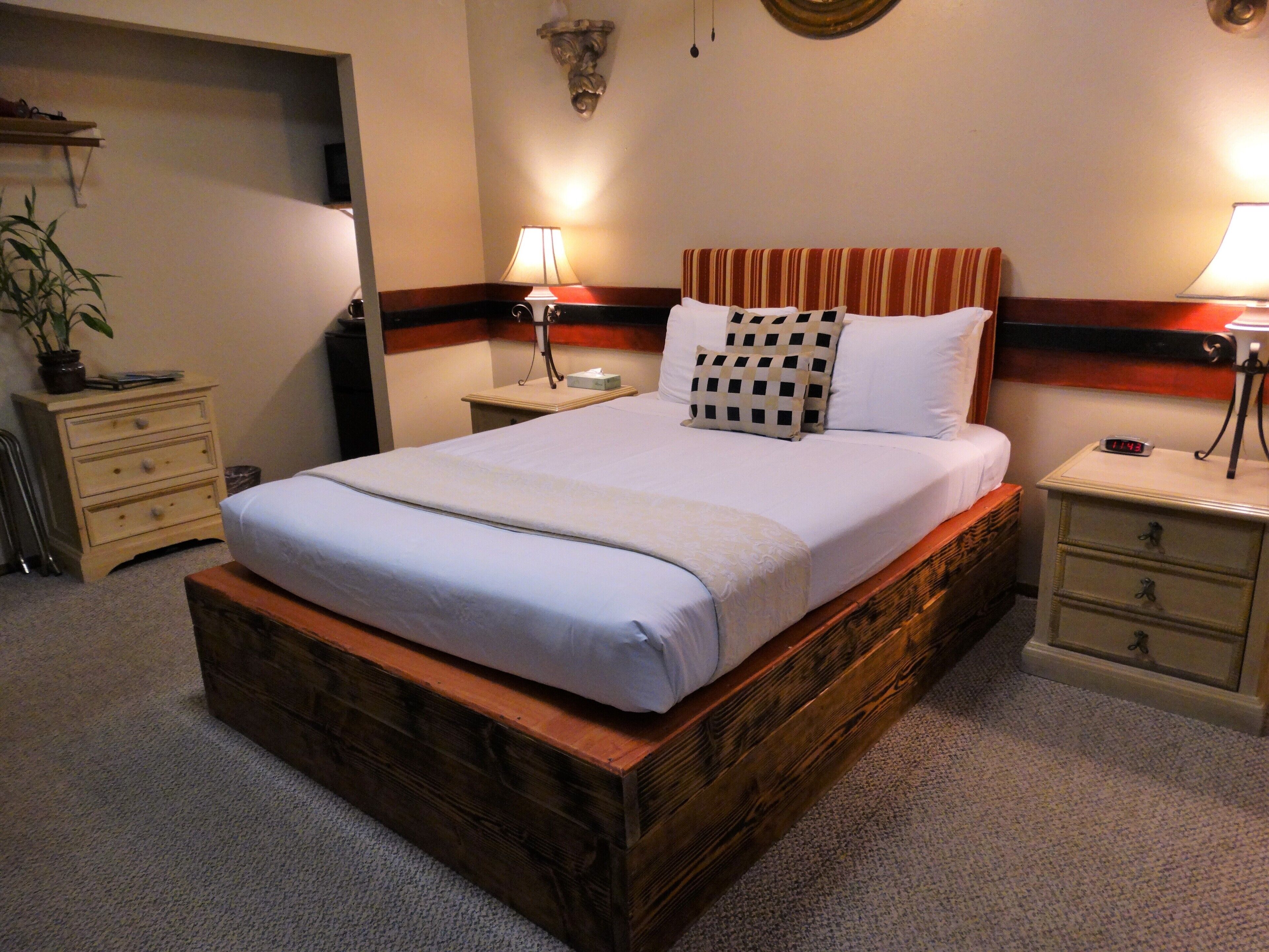 standard room, 1 queen bed, garden view (lokahi lodge) | 1 bedroom, premium bedding, individually decorated