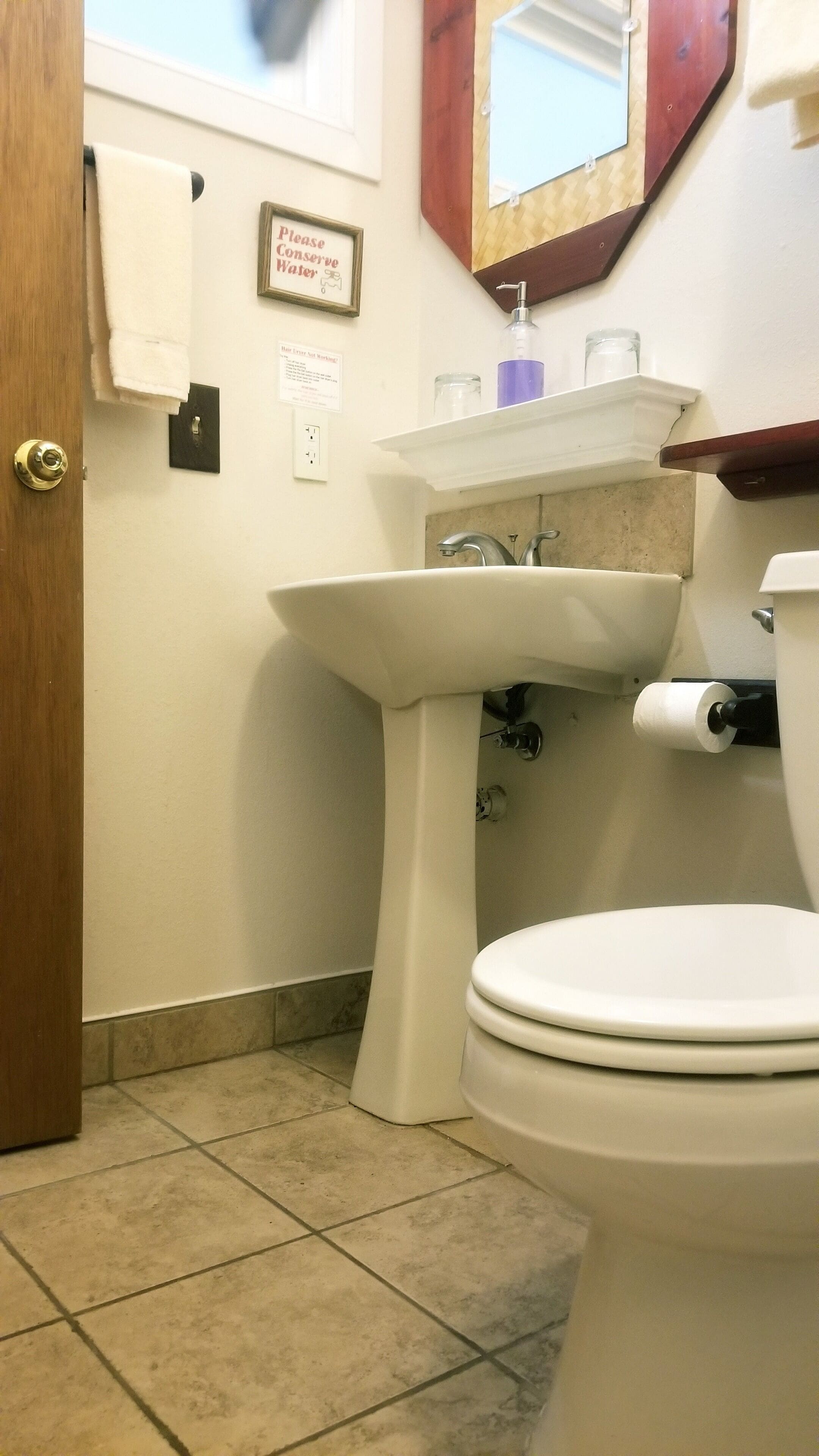 standard room, 1 queen bed, garden view (lokahi lodge) | bathroom | shower, hair dryer, towels, soap