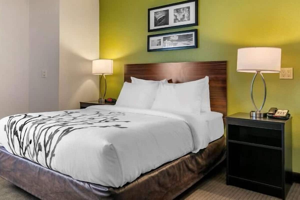 Schreibtisch, laptopgeeigneter Arbeitsplatz, Bügeleisen/Bügelbrett