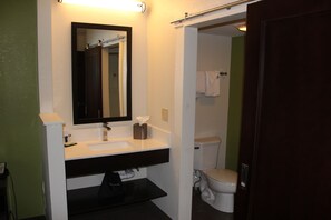 Bathroom - Sleep Inn Allentown - Fogelsville (Allentown)