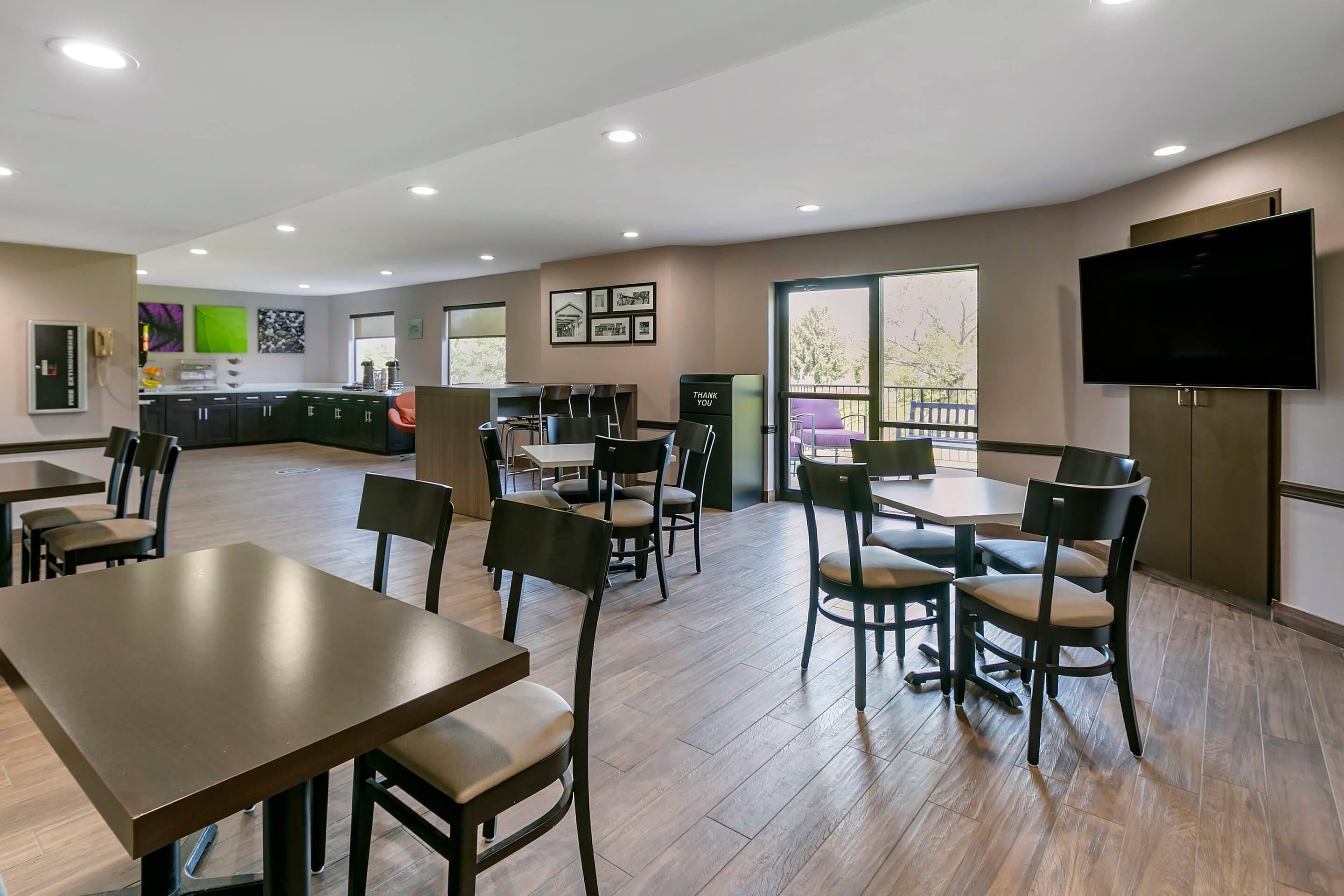 Free daily buffet breakfast