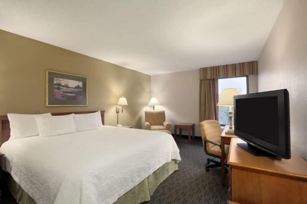 In-room safe, desk, blackout drapes, iron/ironing board