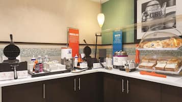 Petit déjeuner buffet compris tous les jours