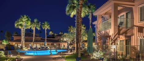 Outdoor pool, sun loungers