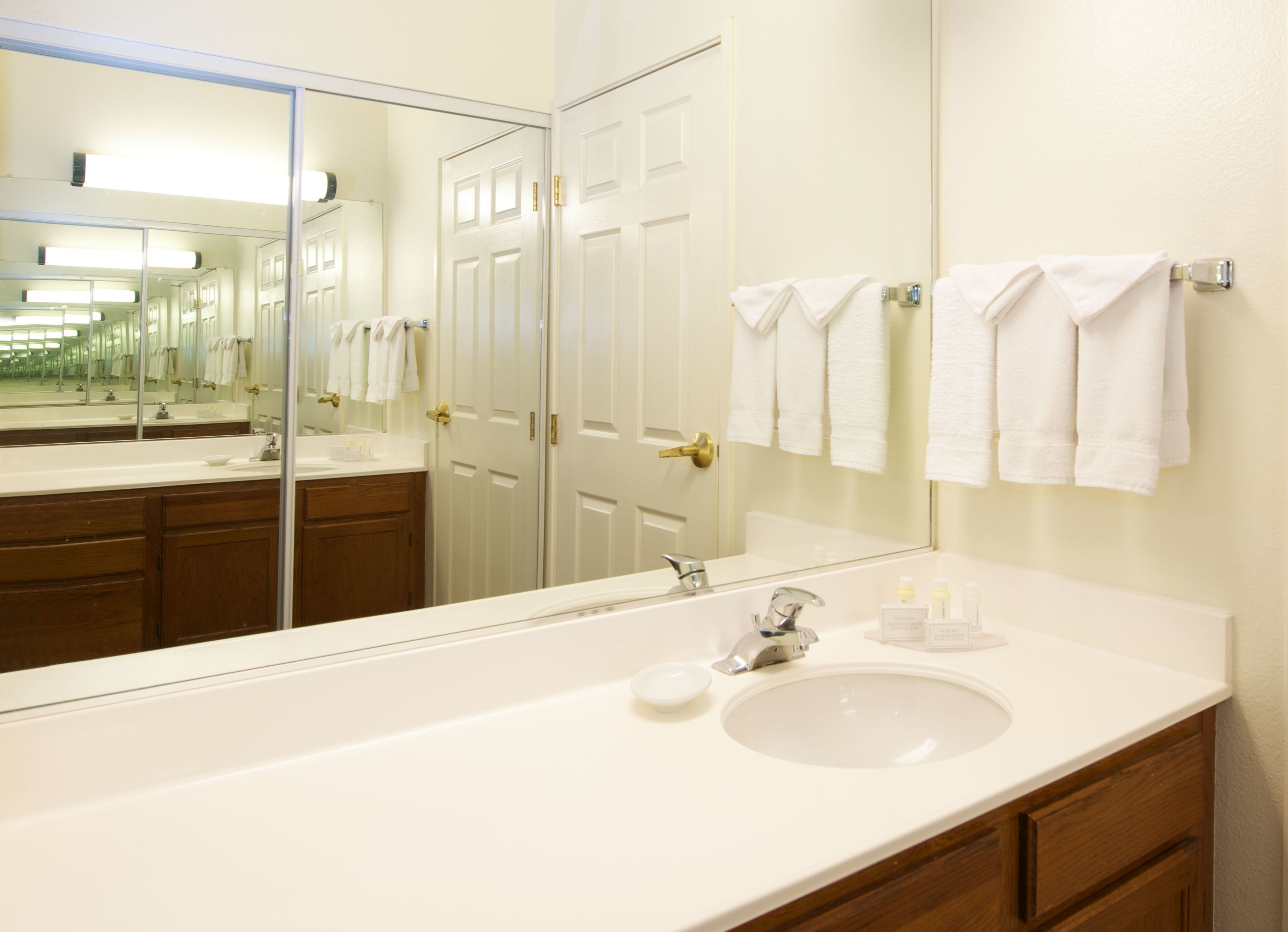 combined shower/bathtub, free toiletries, hair dryer, towels