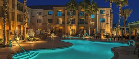 Outdoor pool, sun loungers