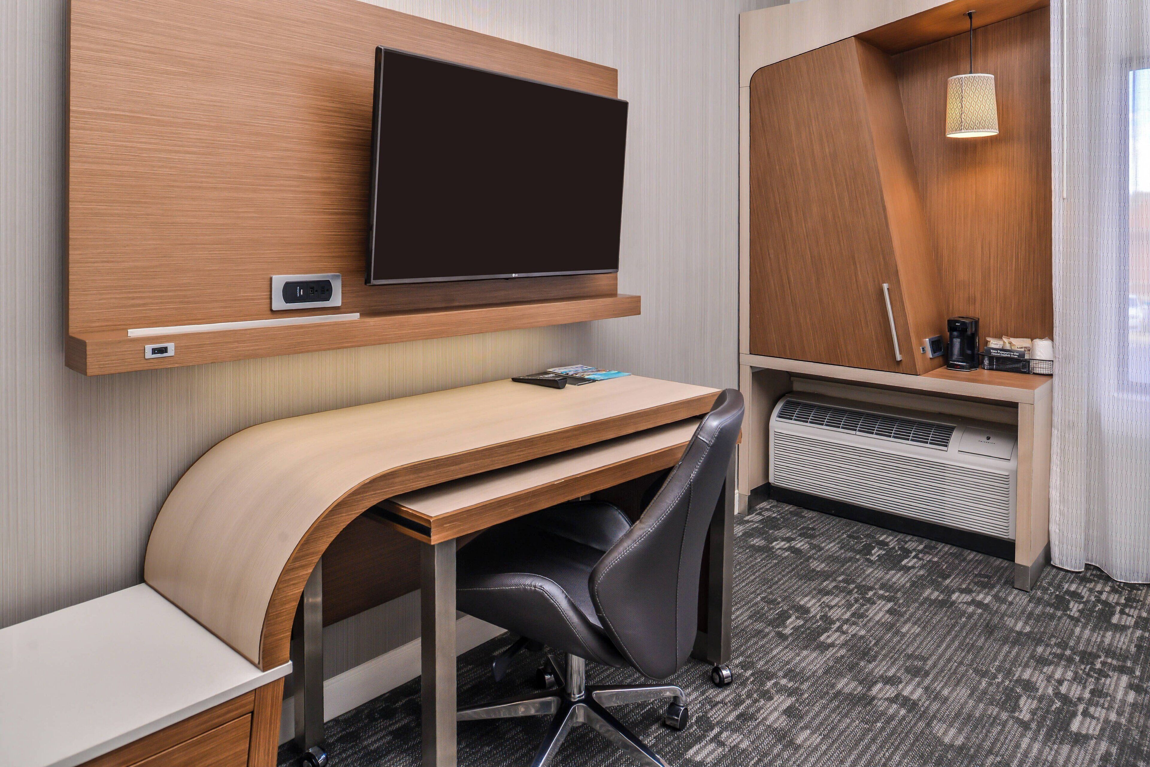 premium bedding, in-room safe, desk, laptop workspace