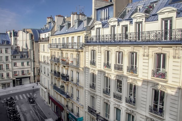 Chambre Supérieure Double Parisienne au Balcon | Vue de la chambre