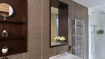 Shower kamar mandi