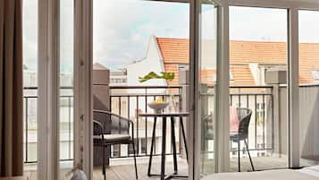 Medium Room with Balcony | Balcony