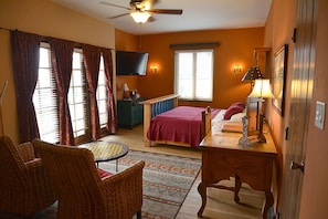Chambre Deluxe, 1 très grand lit, bain à remous