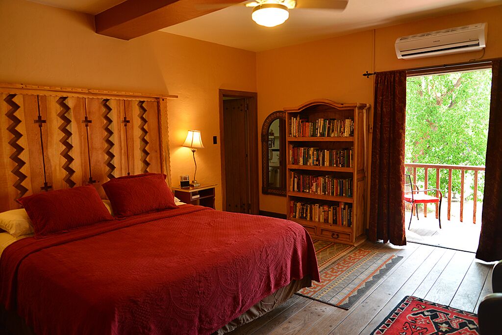 king balcony | desk, iron/ironing board, cots/infant beds, rollaway beds