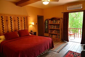 Desk, iron/ironing board, cots/infant beds, rollaway beds - La Posada Hotel (Winslow)