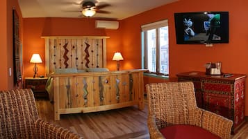 Deluxe-rum - 1 kingsize-säng | Skrivbord, strykjärn/strykbräda, barnsängar och extrasängar