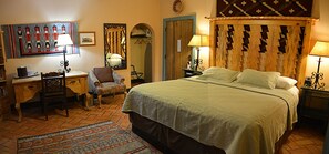 Desk, iron/ironing board, cribs/infant beds, rollaway beds - La Posada Hotel (Winslow)