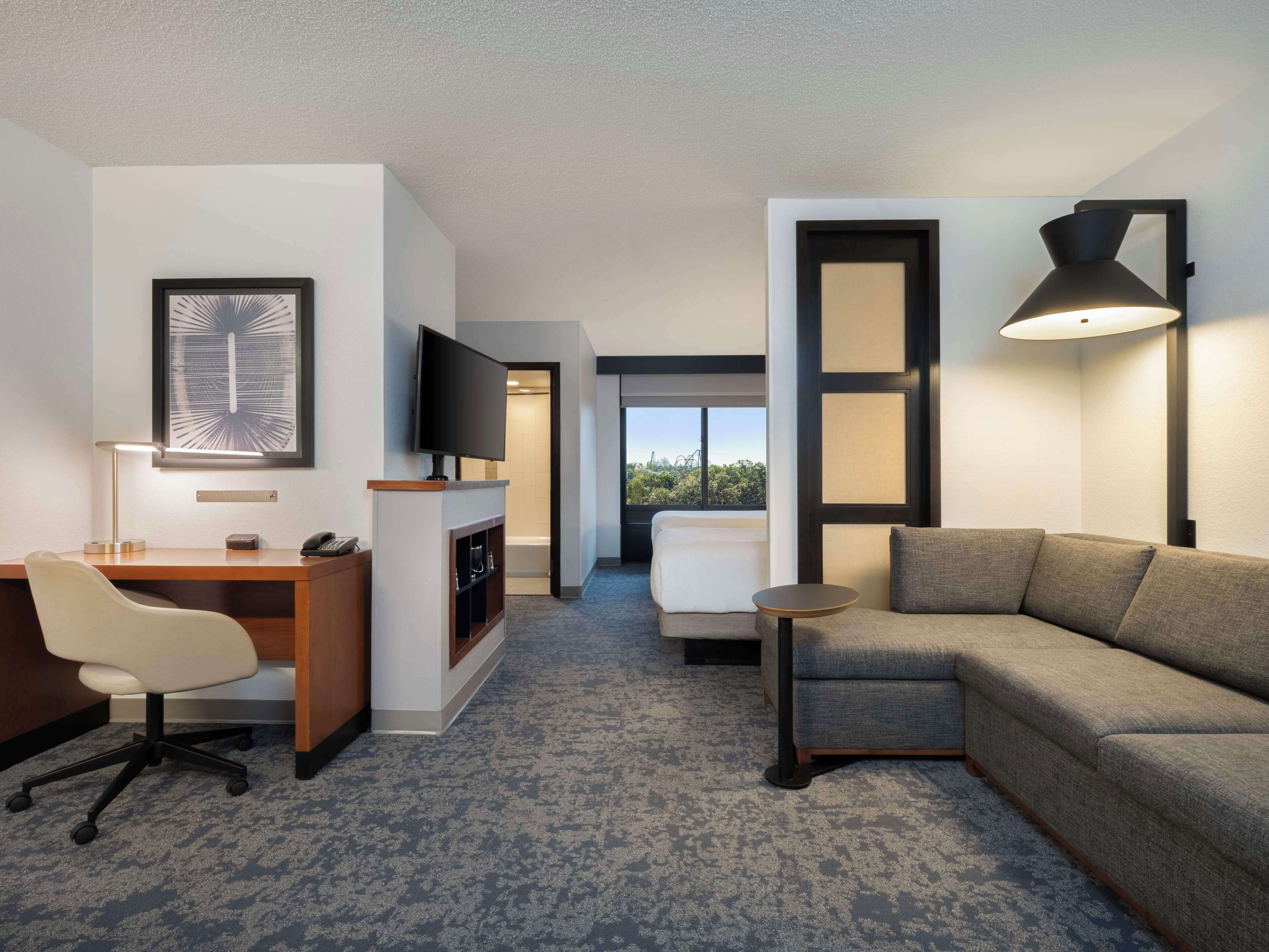 premium bedding, pillow-top beds, in-room safe, desk