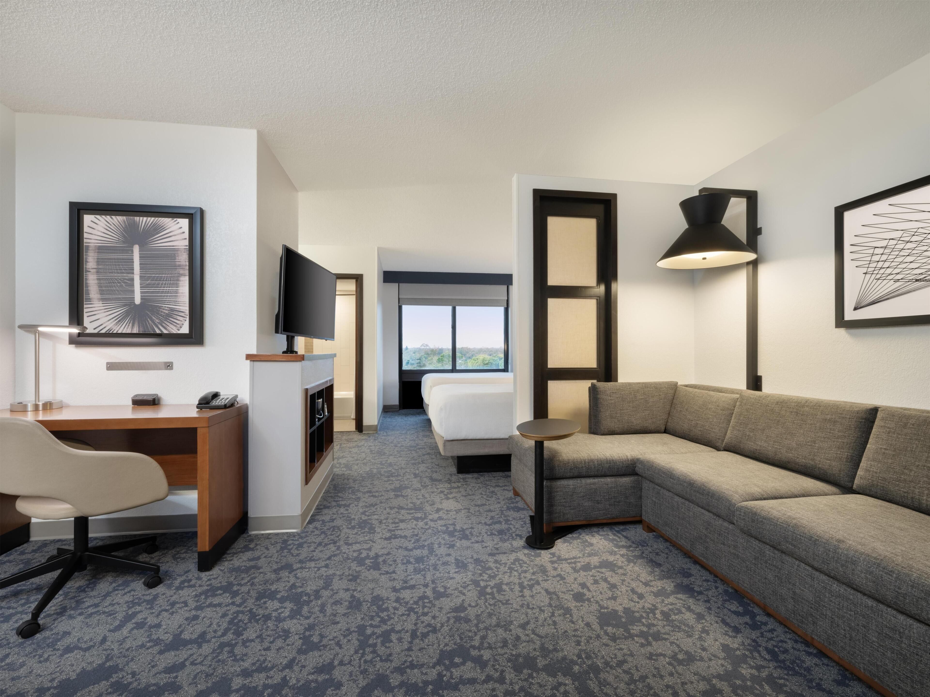 Peralatan tempat tidur premium, tilam berlapik, peti besi dalam bilik 