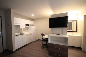 Studio, 1 Queen Bed, Non Smoking | Private kitchen | Fridge, microwave, stovetop, coffee/tea maker