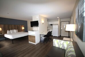 Deluxe Studio, 1 King Bed with Sofa bed, Non Smoking | Desk, laptop workspace, blackout curtains, iron/ironing board - Extended Stay America Suites Albuquerque Rio Rancho Blvd (Rio Rancho)