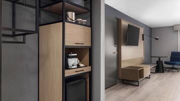 Hochwertige Bettwaren, Pillowtop-Betten, Zimmersafe, Schreibtisch