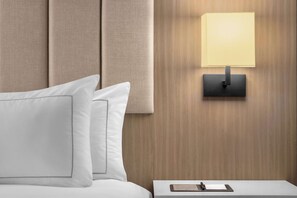 Luxe beddengoed, pillowtop-bedden, een kluis op de kamer, een bureau
