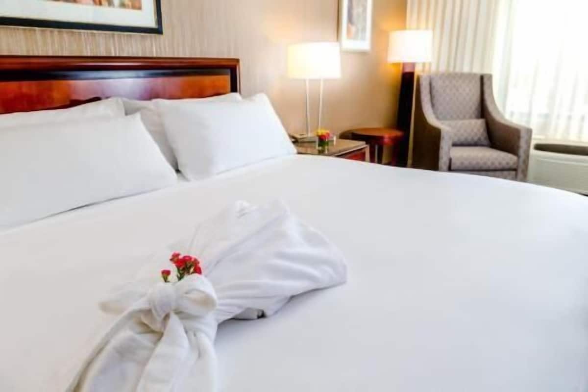 Premium bedding, pillowtop beds, in-room safe, desk