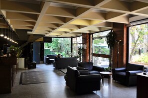 Check-in-/Check-out-Schalter