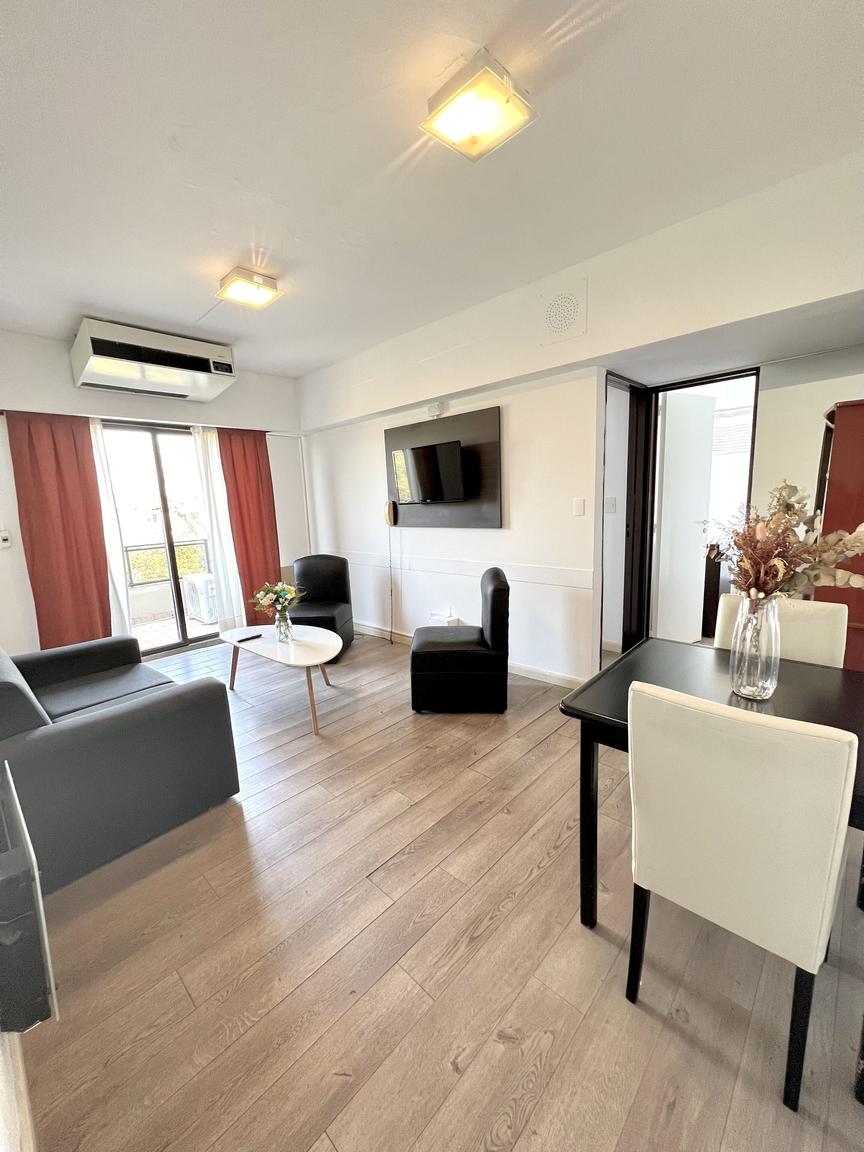 Phòng đôi Superior | Khu phòng khách | TV 