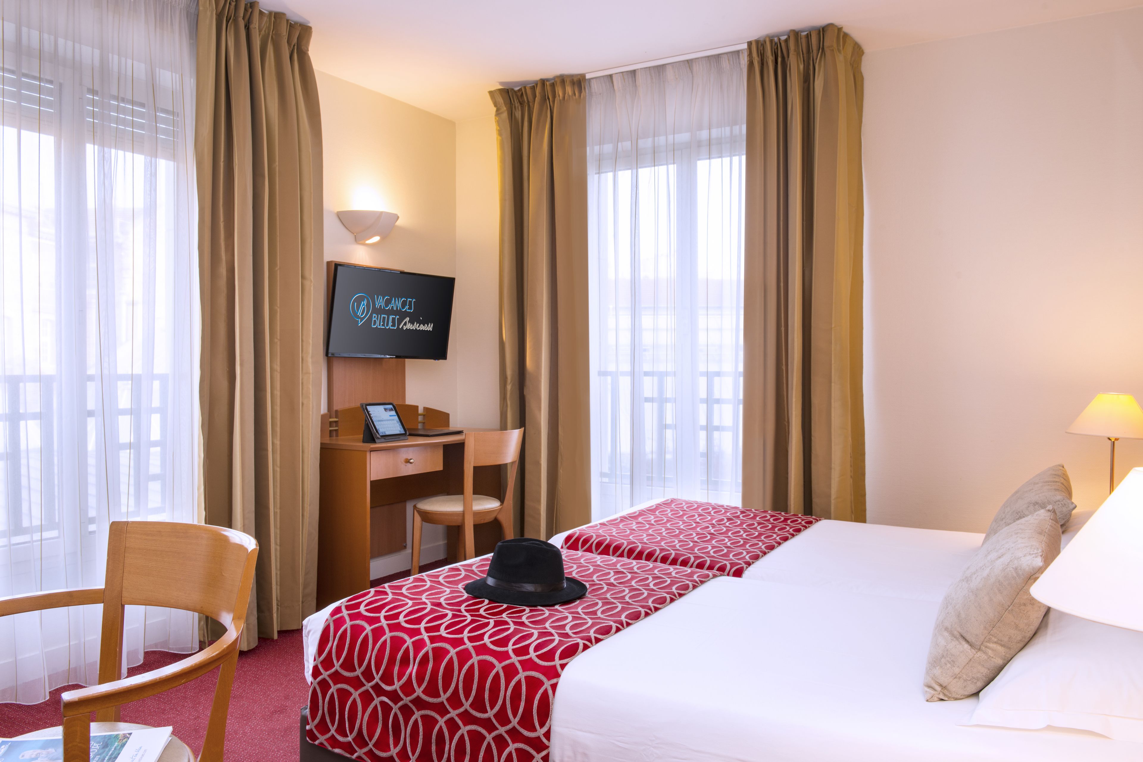 1 bedroom, in-room safe, desk, blackout curtains