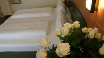 Minibar, Zimmersafe, Schreibtisch, kostenloses WLAN