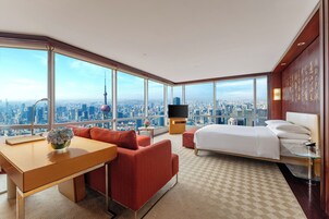 Club Room, 1 King Bed, River View (Deluxe) | Premium bedding, down comforters, minibar, in-room safe