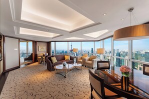 Suite (Diplomat) | Premium bedding, down comforters, minibar, in-room safe - Grand Hyatt Shanghai (Shanghai)